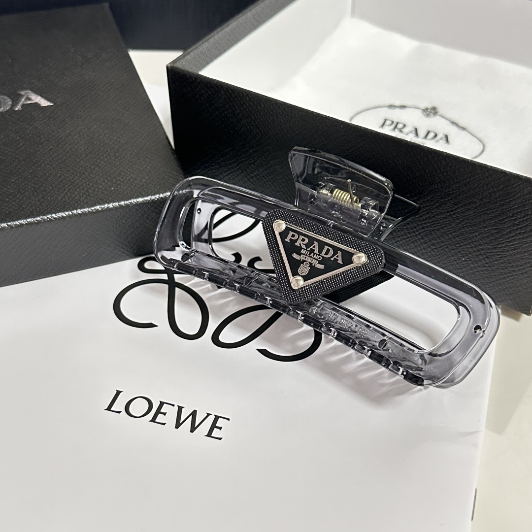 Prada Hair Grab Clip (16)