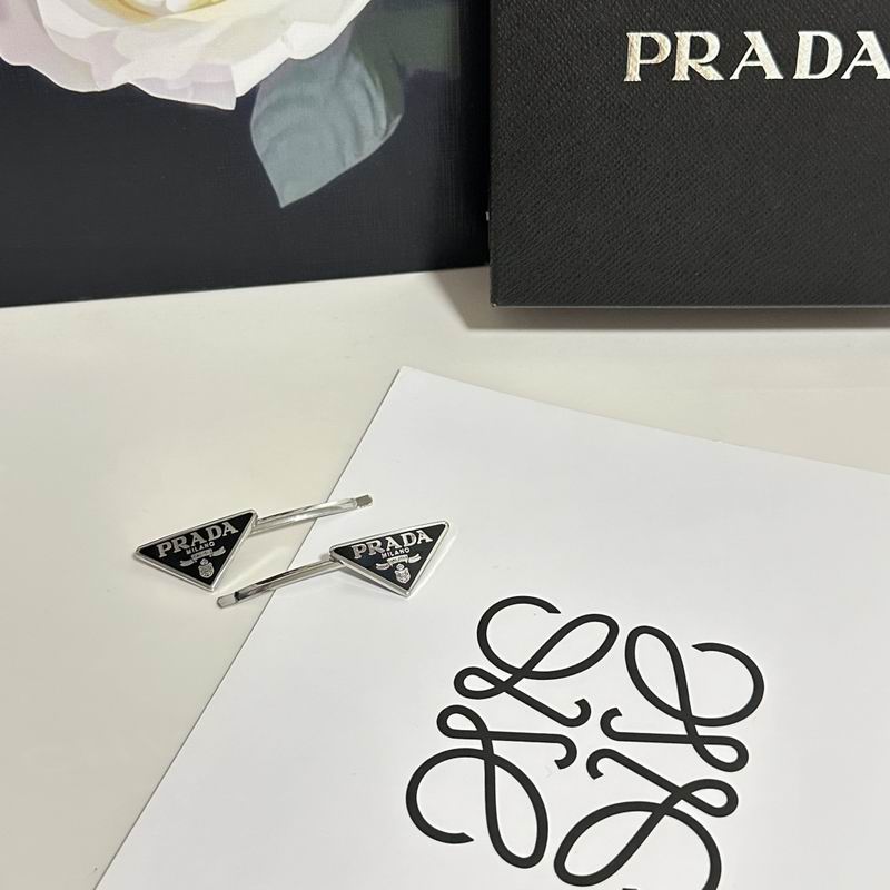 Prada Hairpin (1)