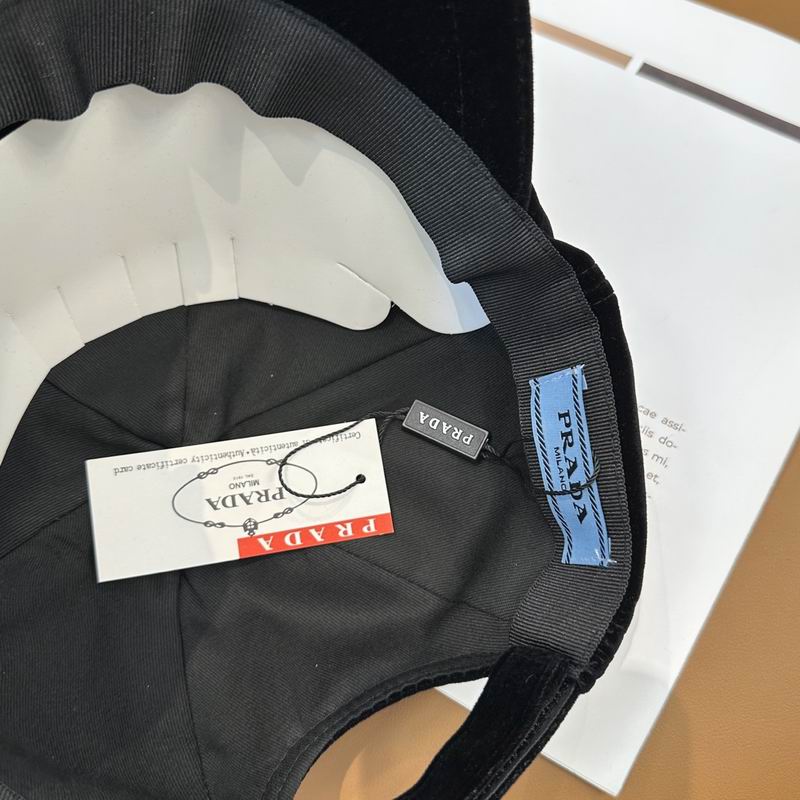 Prada cap dx (470)