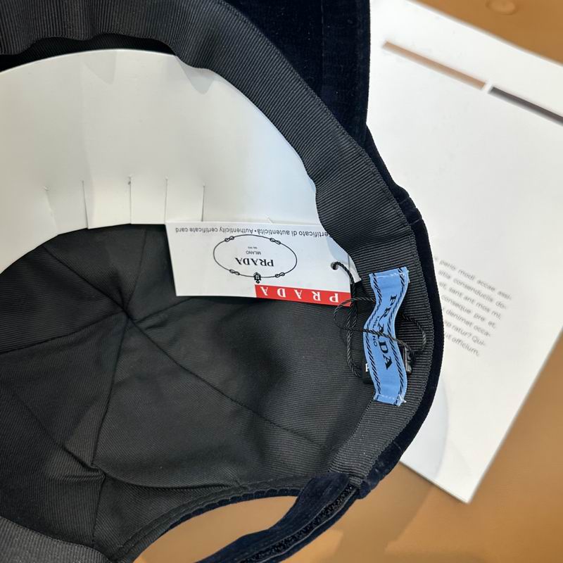 Prada cap dx (479)