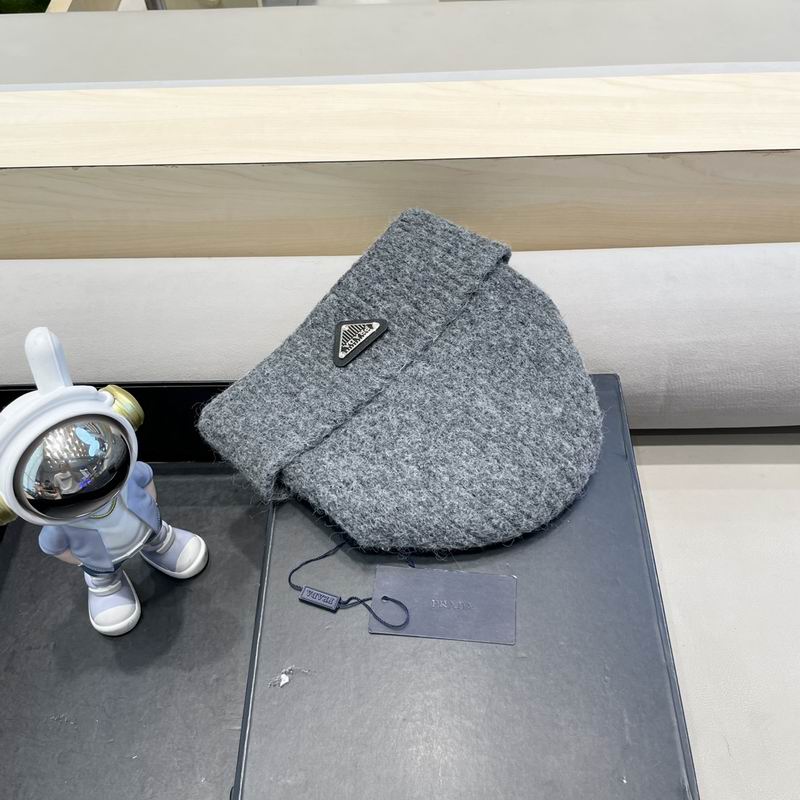 Prada hat (1725)