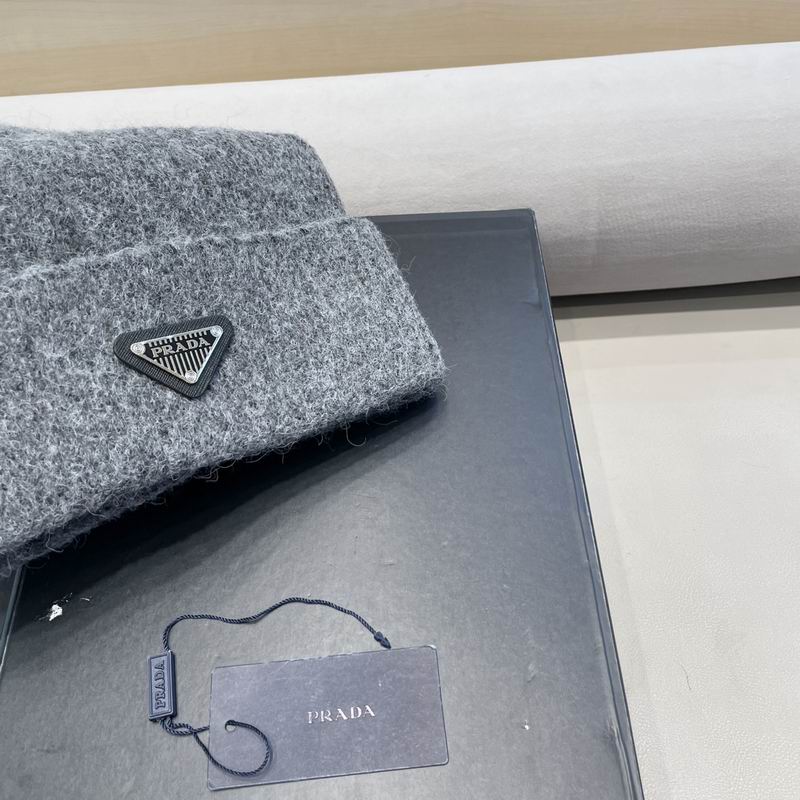 Prada hat (1729)