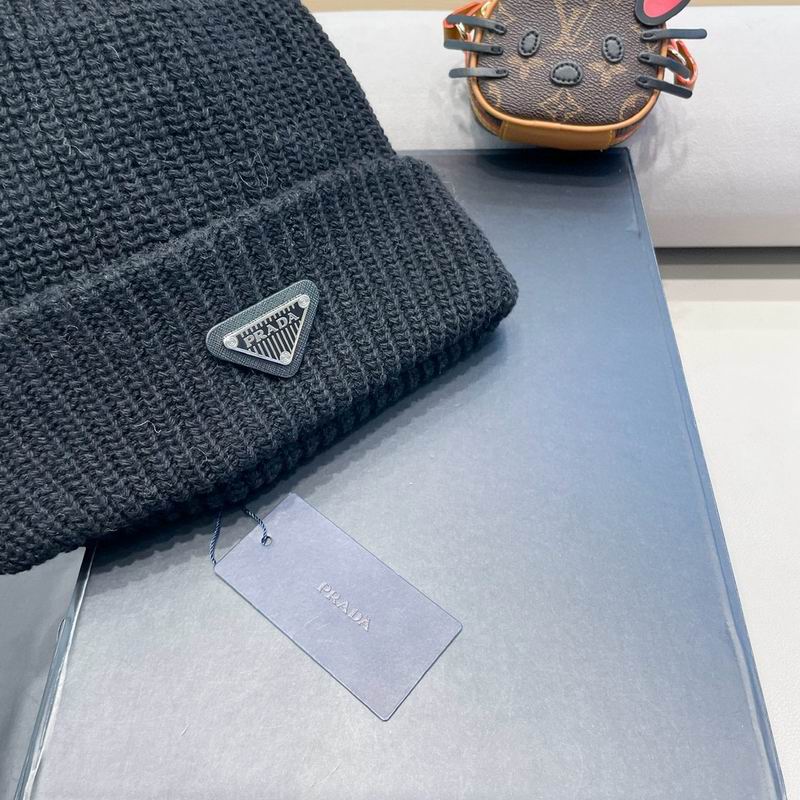 Prada hat (2305)