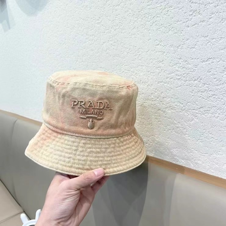 Prada hat (788)