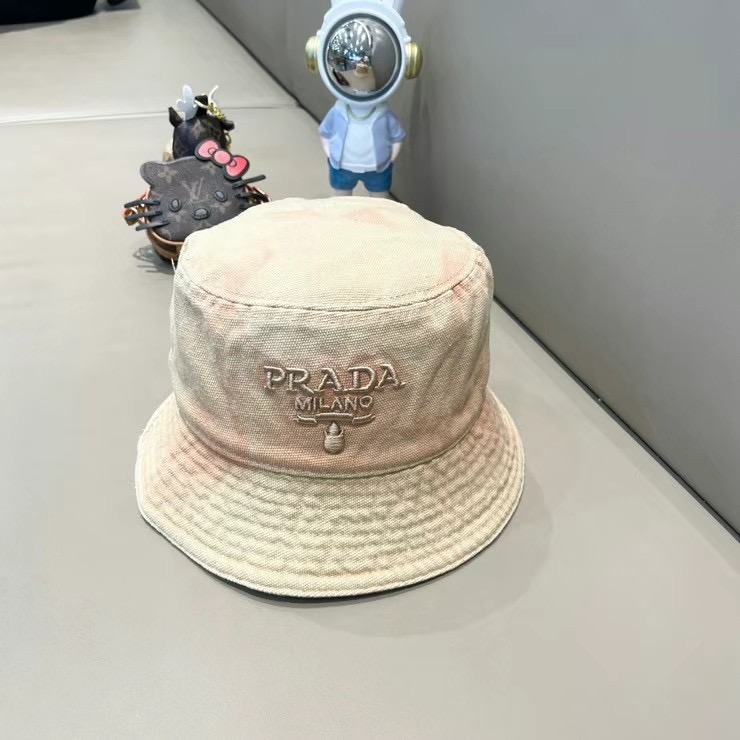Prada hat (793)
