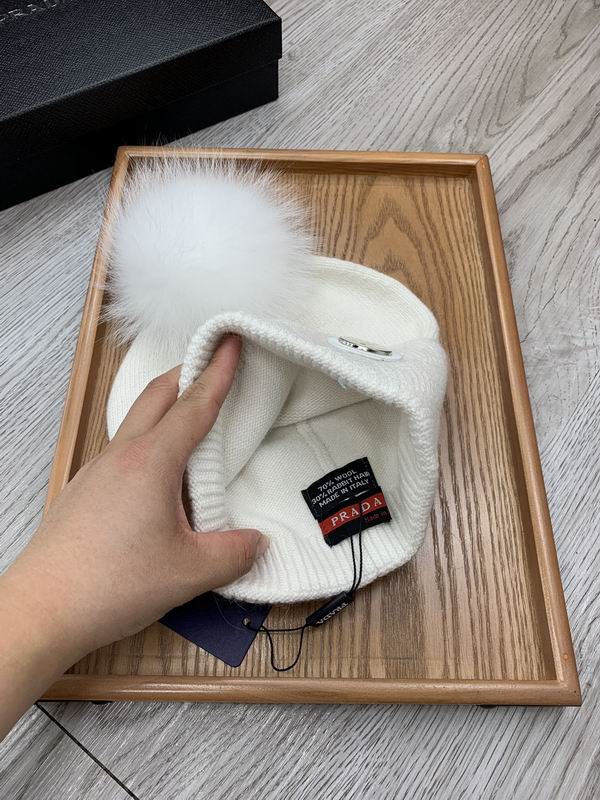 Prada hat dx (480)