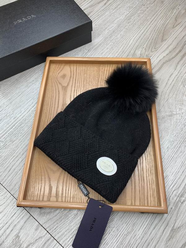 Prada hat dx (494)