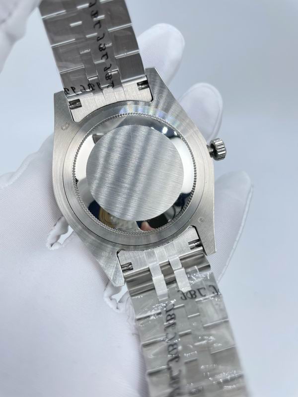 Rolex 41mm 15-Date Just (1)