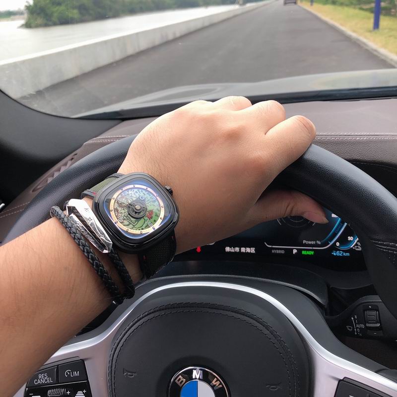 Seven Friday 45.6X45mm 84 (1)