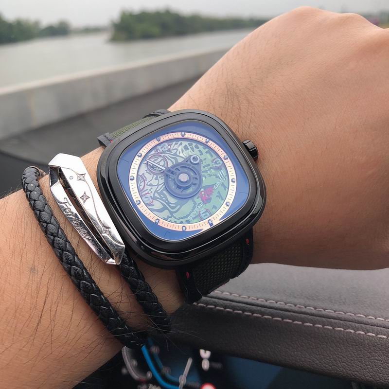 Seven Friday 45.6X45mm 84 (2)