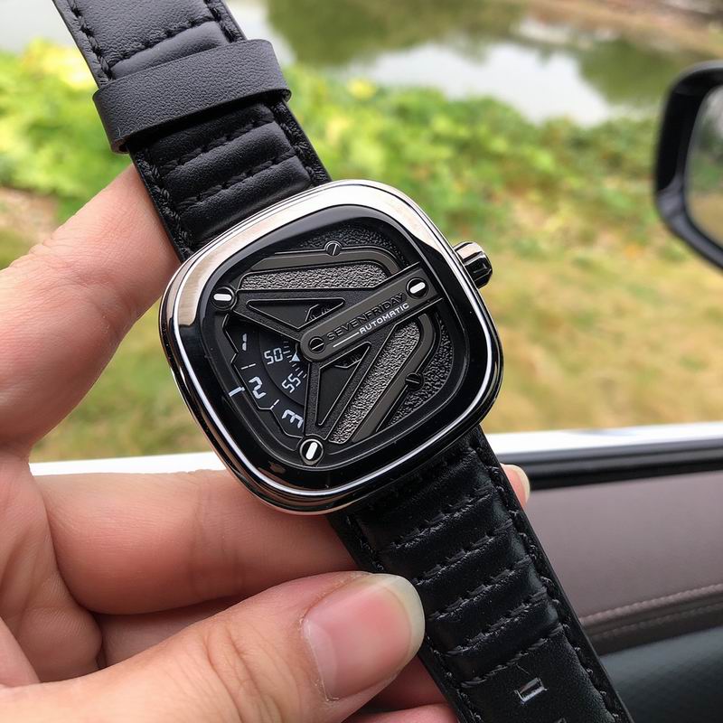 Seven Friday 47.6X47mm 82 (1)