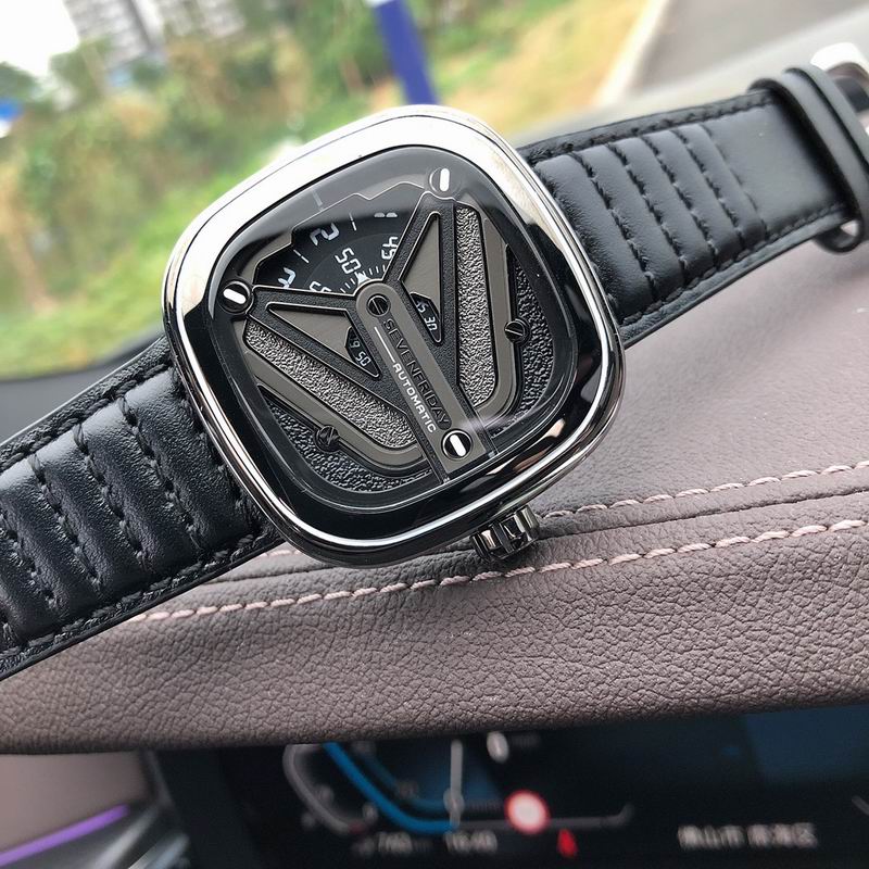 Seven Friday 47.6X47mm 82 (8)