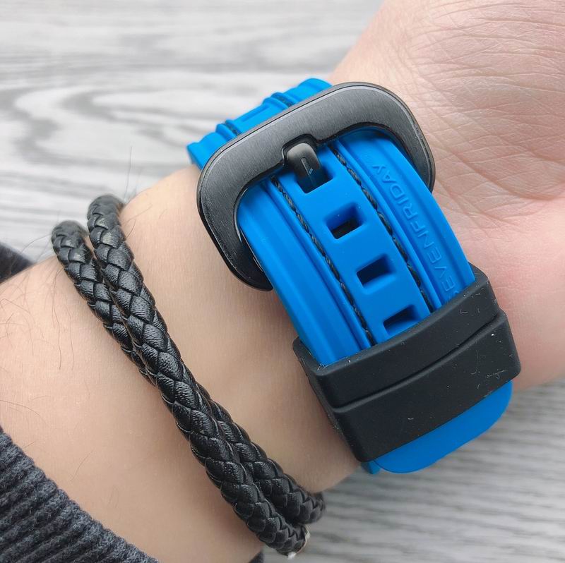 Seven Friday watch 08 (2)