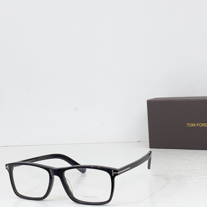 Tom Ford TF5681 56-17-145 b 04