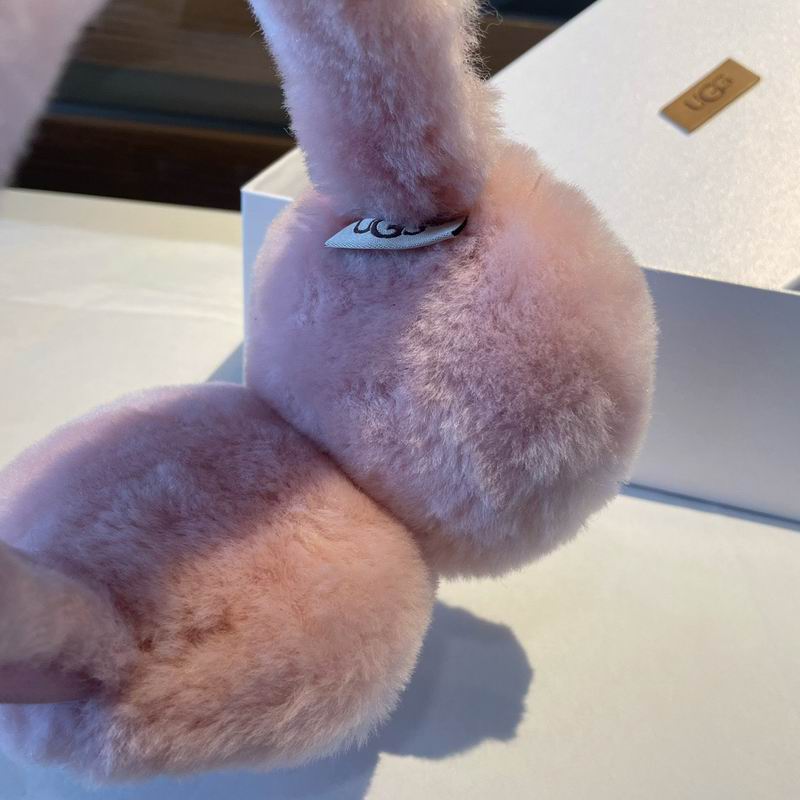 UGG Earmuff (19)