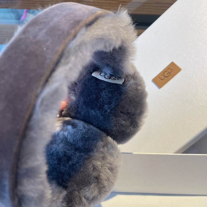 UGG Earmuff (40)