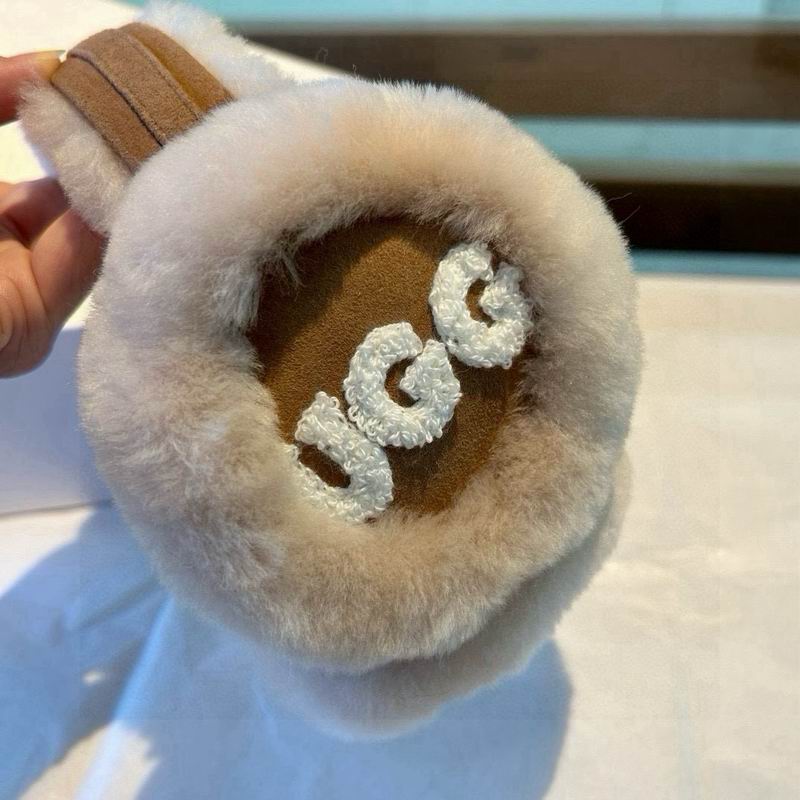 UGG Earmuff (8)