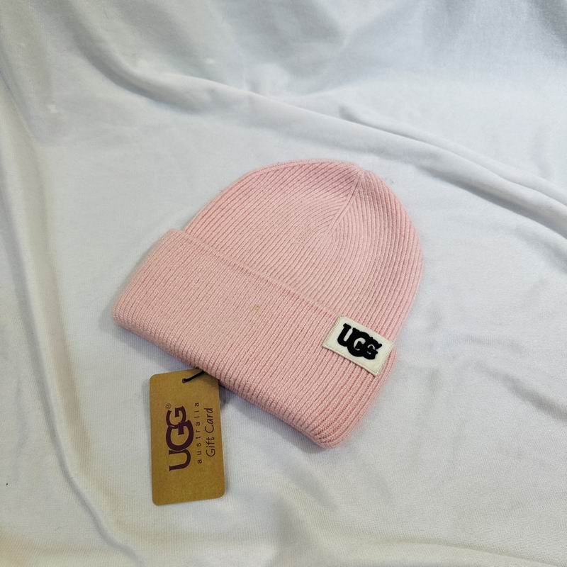 UGG hat (370)