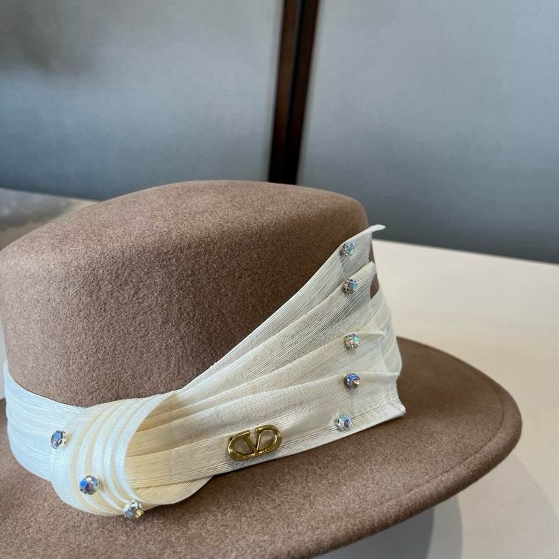 Valentino top hat (844)