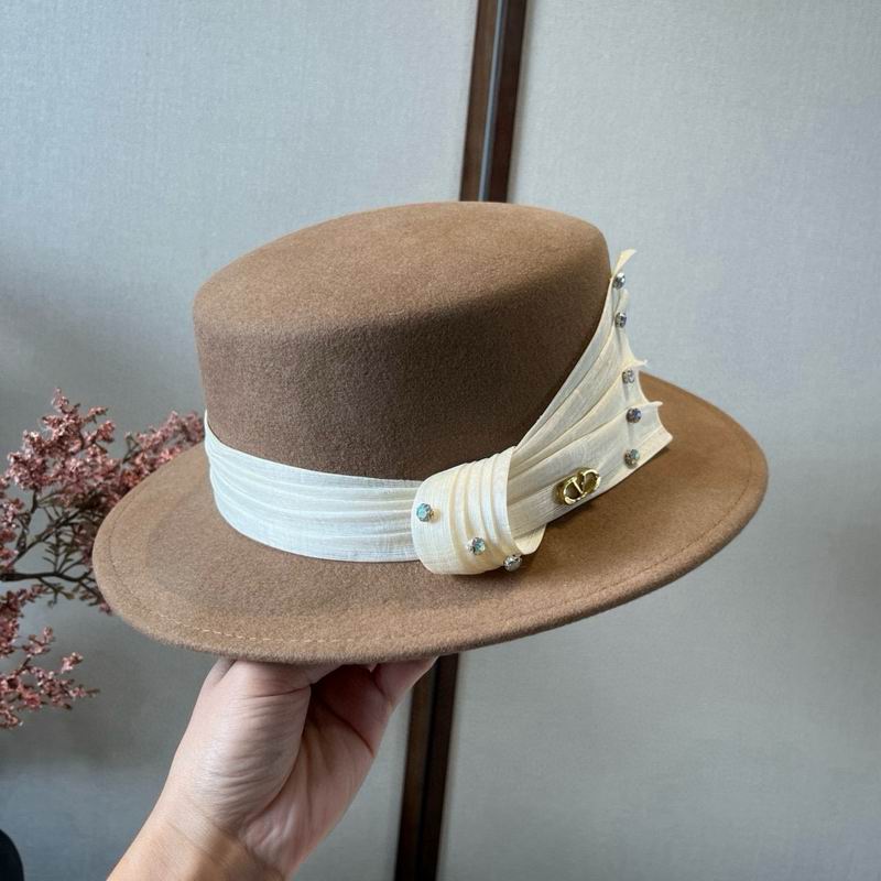 Valentino top hat (845)