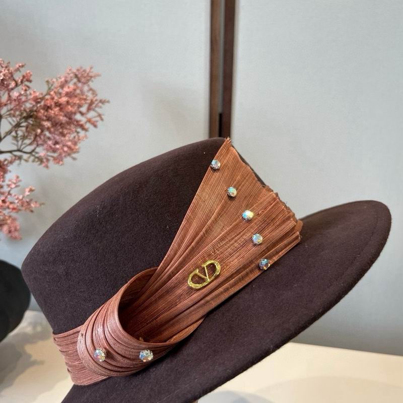 Valentino top hat (852)