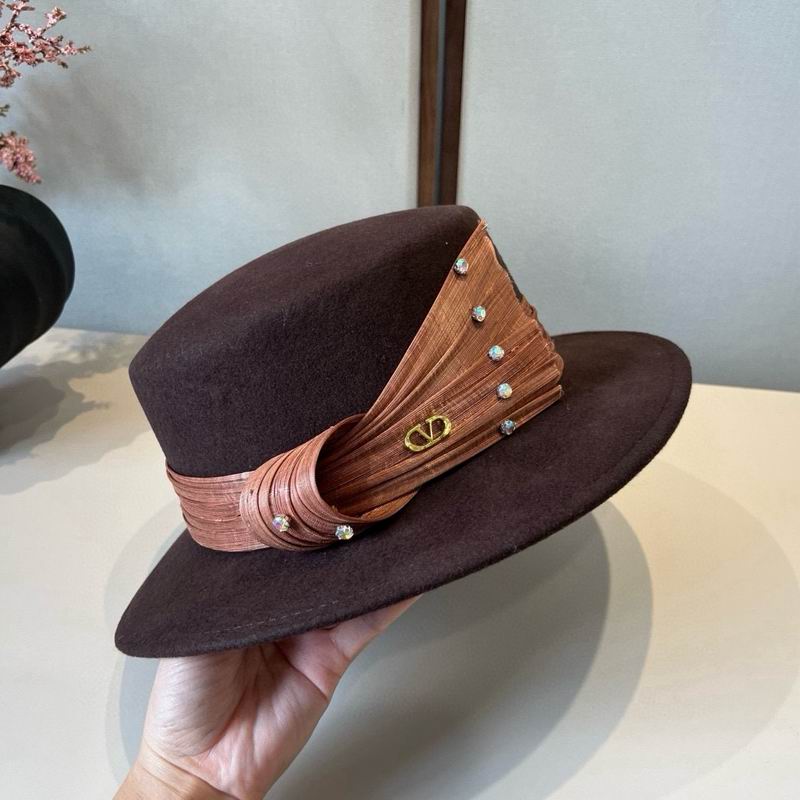 Valentino top hat (853)