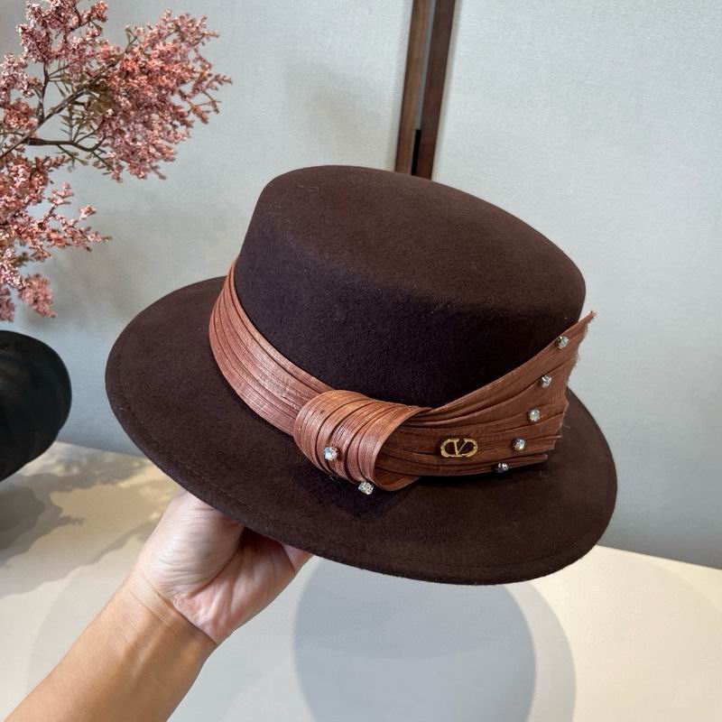 Valentino top hat (857)