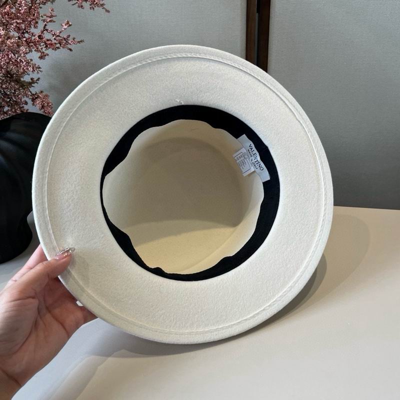 Valentino top hat (863)