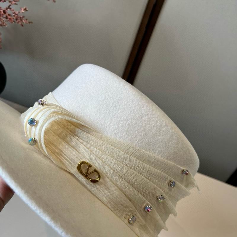 Valentino top hat (864)