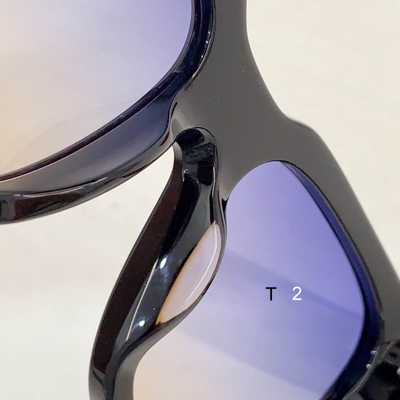 Burberry 1012011 b07