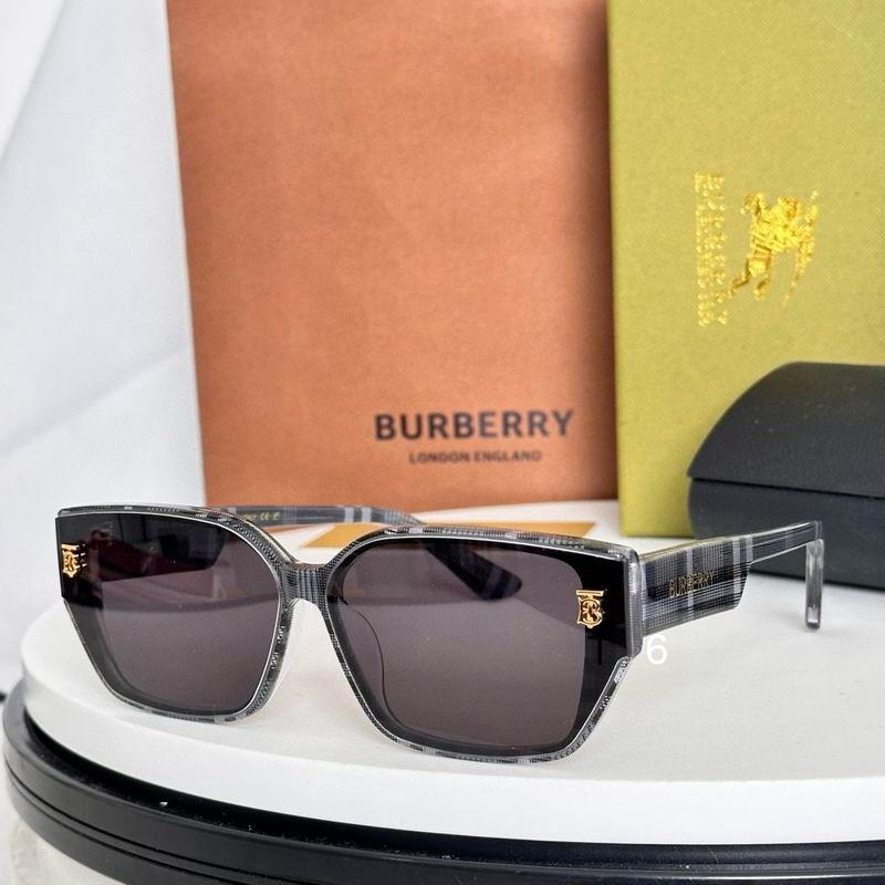 Burberry 1027011 e02