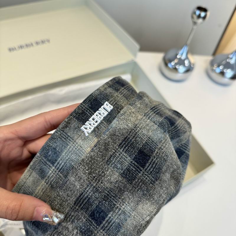 Burberry Beret (86)