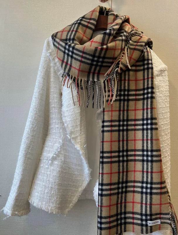 Burberry Scarf 30X155cm 100%羊羔毛 E27 (1)
