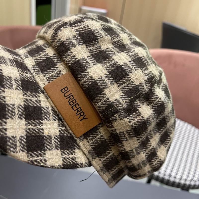 Burberry cap (194)