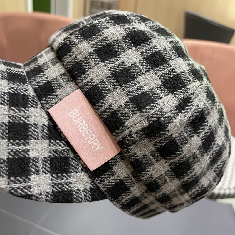 Burberry cap (205)