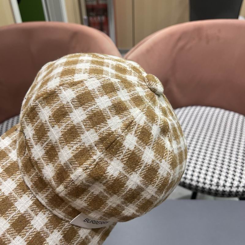Burberry cap (216)