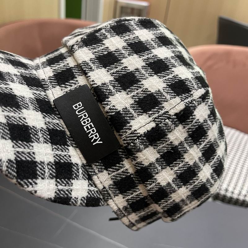 Burberry cap (228)