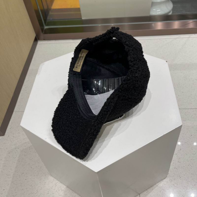 Burberry cap (699)