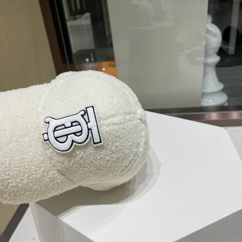 Burberry cap (710)