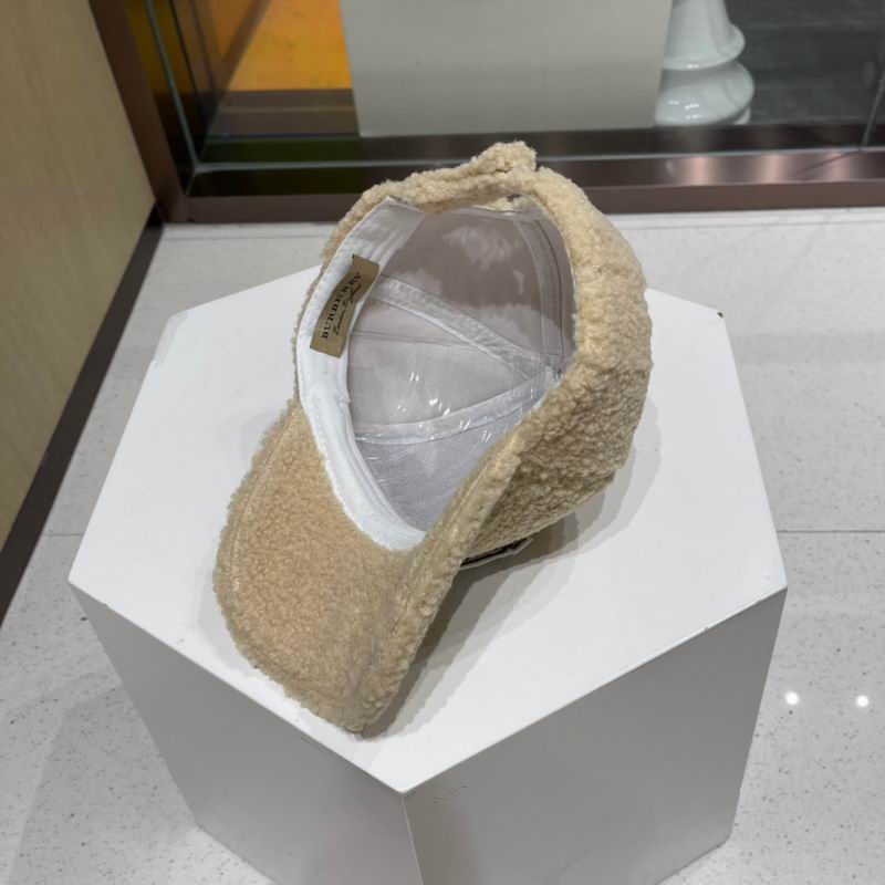 Burberry cap (715)
