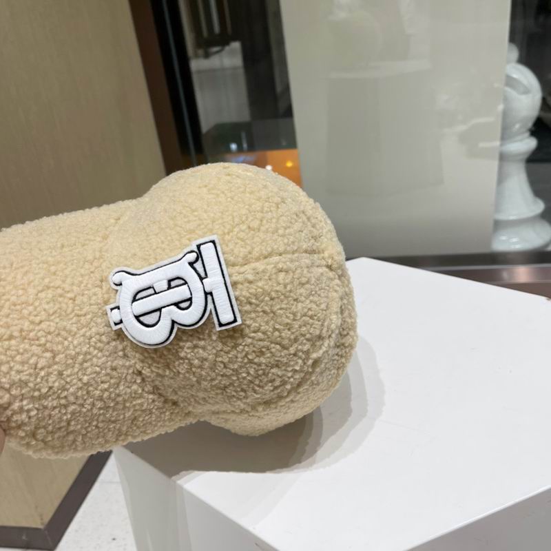 Burberry cap (716)