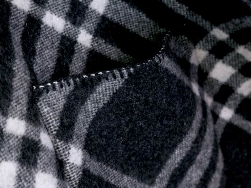 Burberry cloak 140X140cm E29 (20)