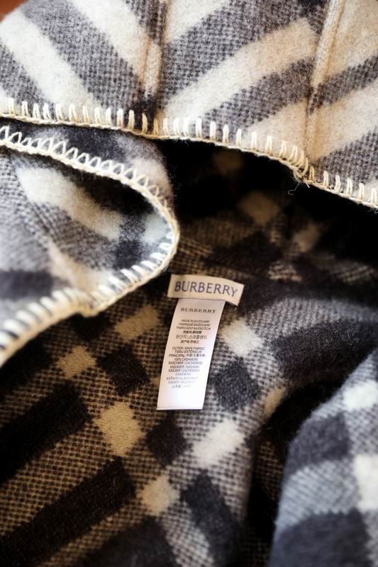 Burberry cloak 140X140cm E29 (41)