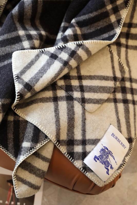 Burberry cloak 140X140cm E29 (42)