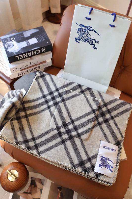 Burberry cloak 140X140cm E29 (43)