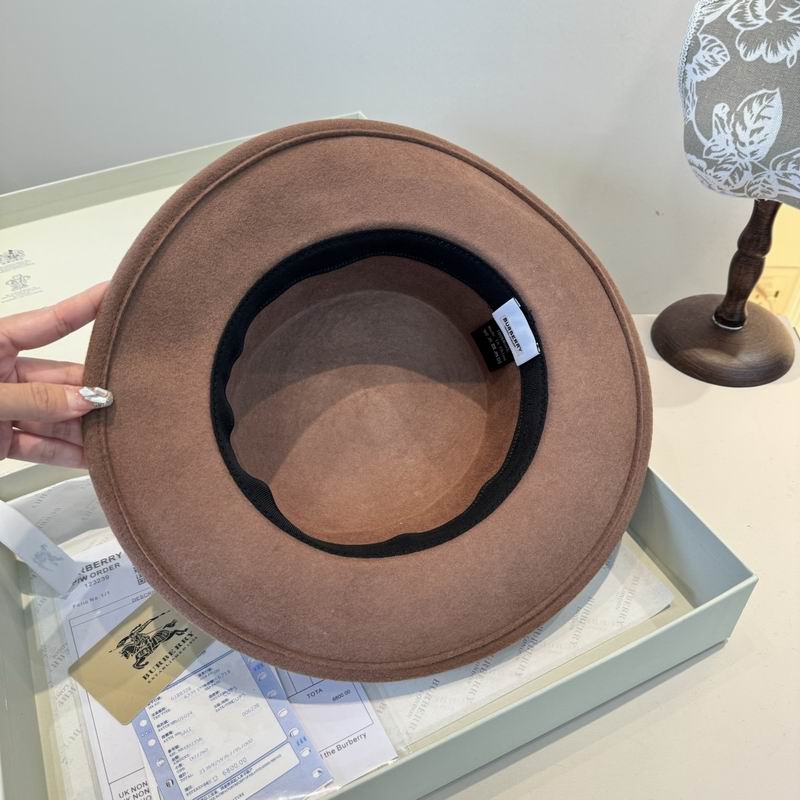 Burberry top hat (195)