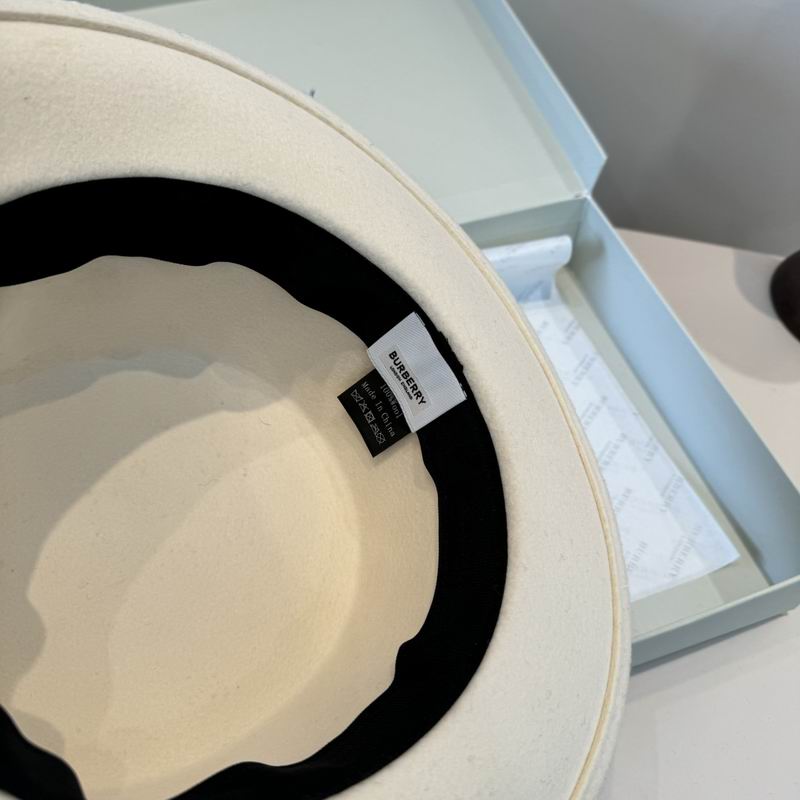 Burberry top hat (205)