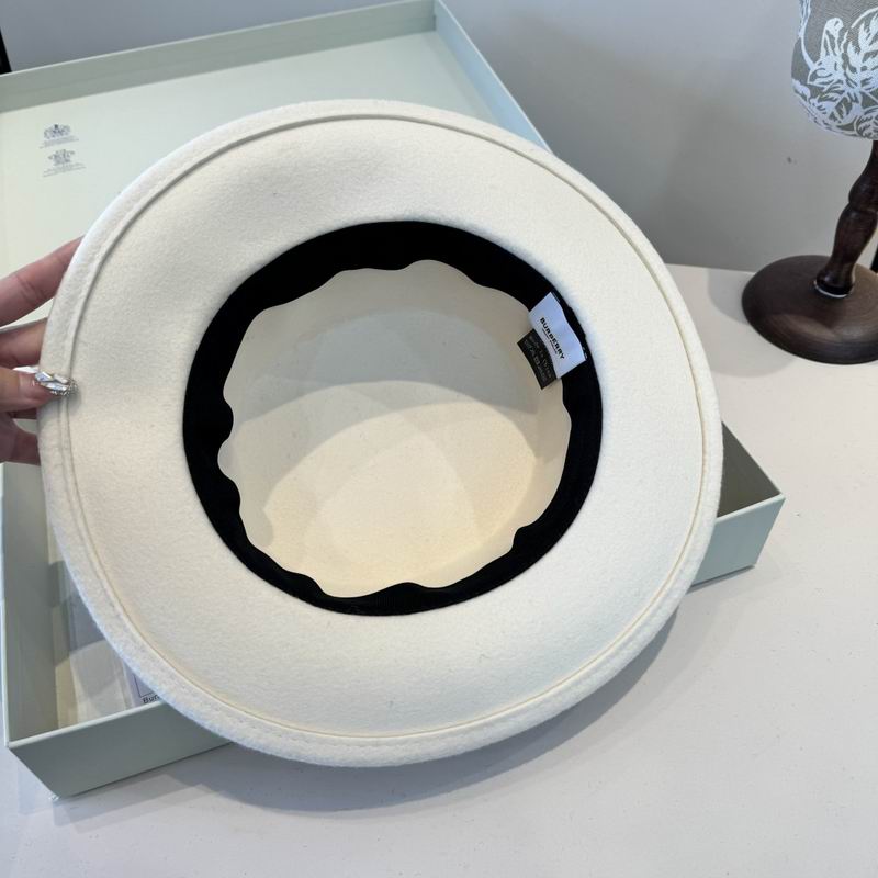 Burberry top hat (206)