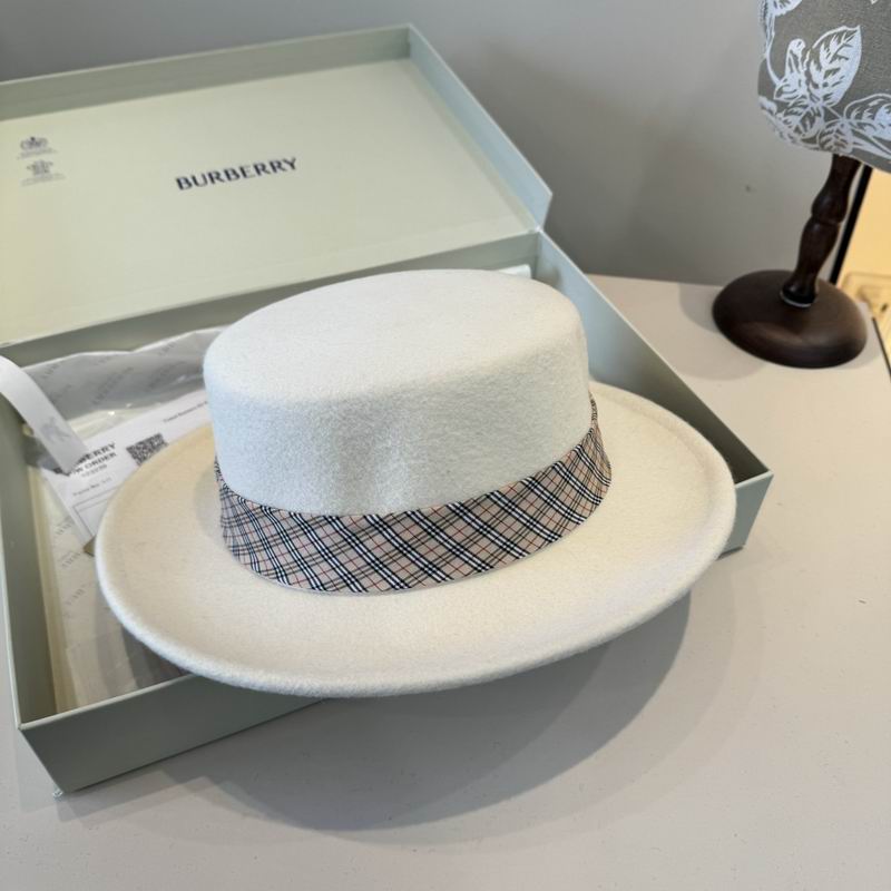 Burberry top hat (207)