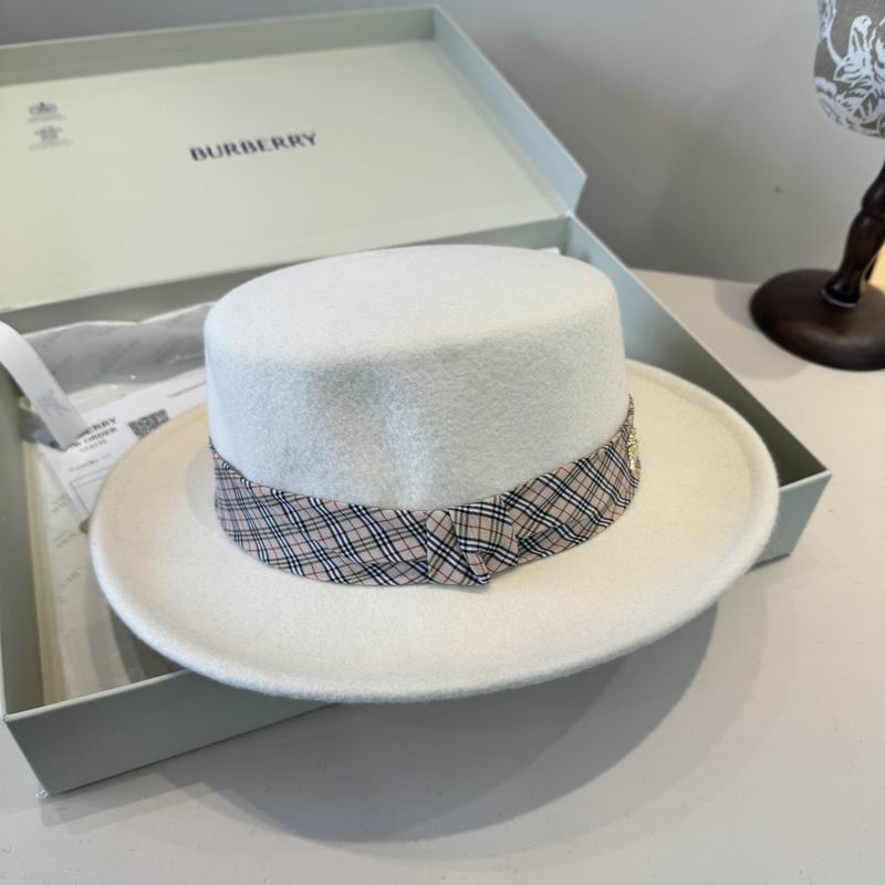 Burberry top hat (210)